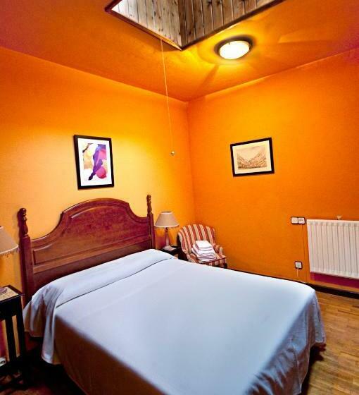 هتل روستایی Las Chimeneas