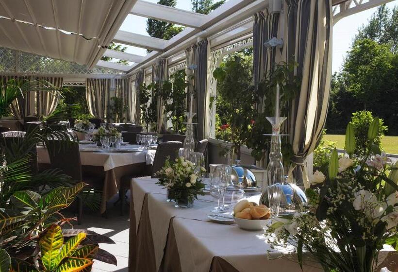 Savoia Hotel Regency