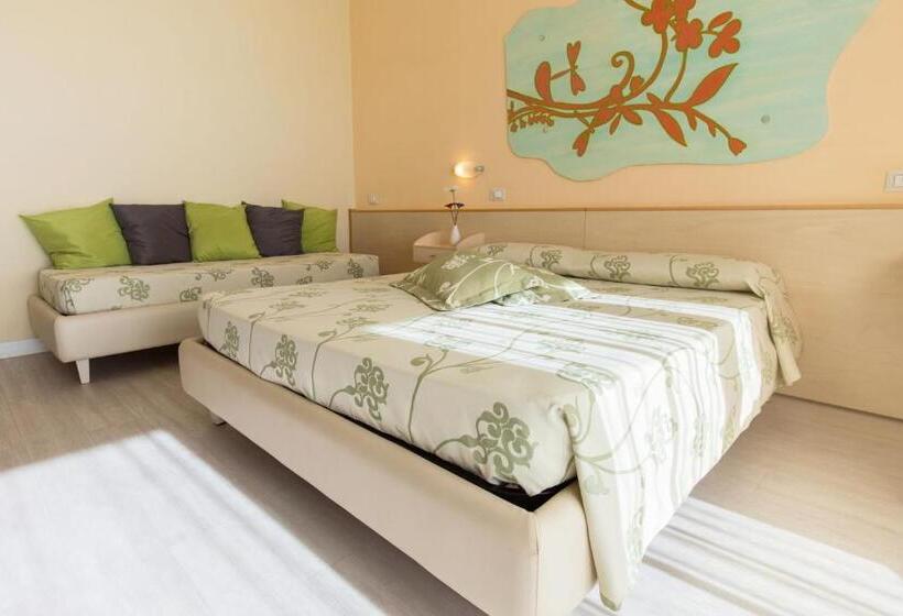 בית מלון כפרי Savoy