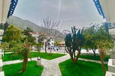 هتل Akdeniz Beach