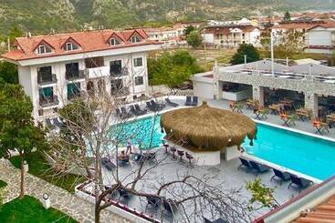 هتل Akdeniz Beach