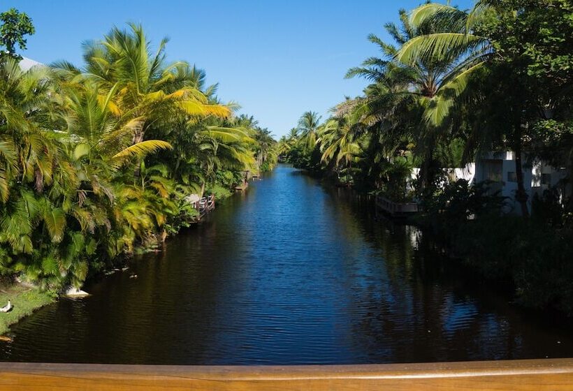 هتل Bahia Plaza