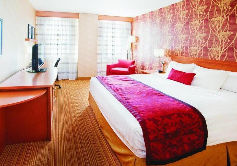 هتل Courtyard By Marriott Edmonton Downtown