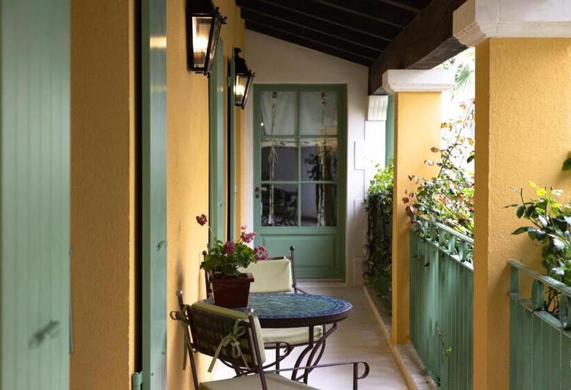 هتل Hôtel De Toiras