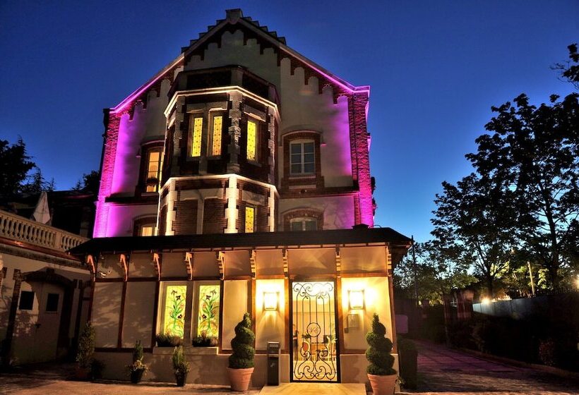هتل Hôtel La Villa Eugene