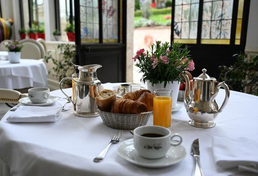 هتل Hôtel La Villa Eugene