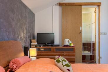 هتل Guesthouse Ivona