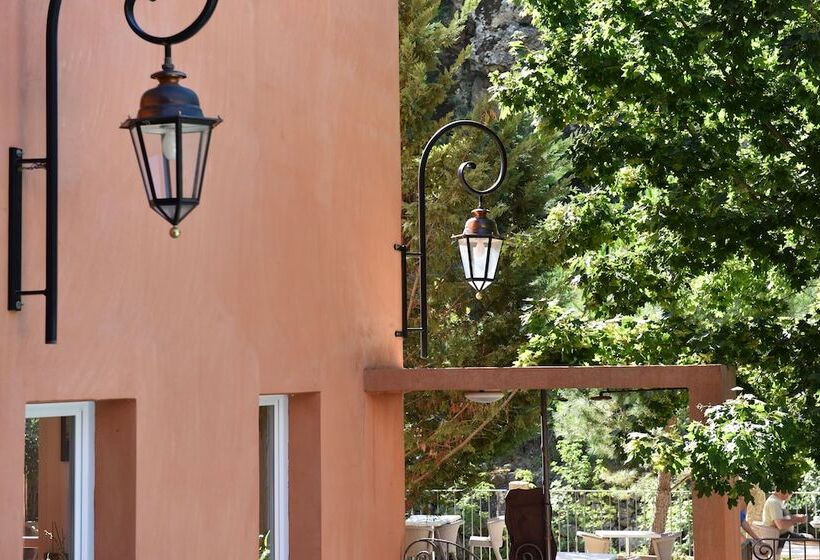 هتل Les Jardins De La Glaciere