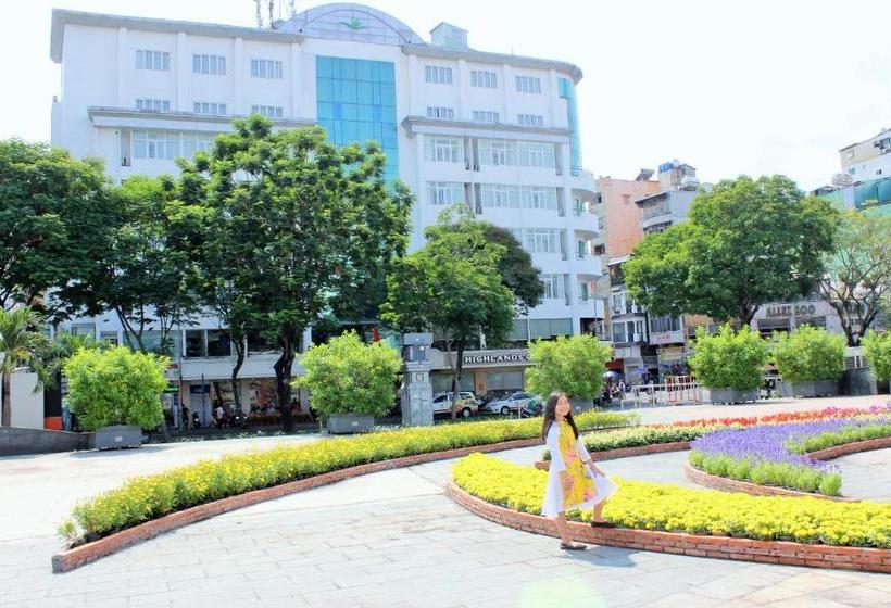 בית מלון כפרי Liberty  Saigon Greenview