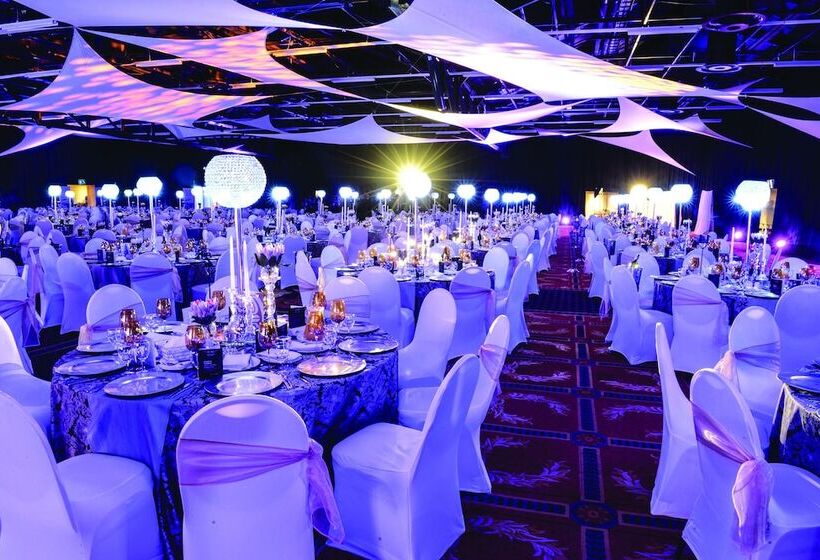 هتل Mondior At Emperors Palace