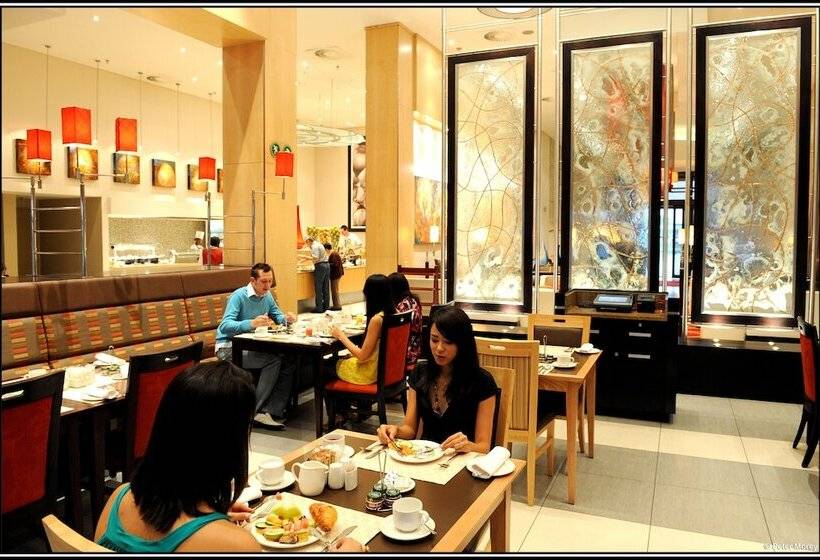 هتل Mondior At Emperors Palace