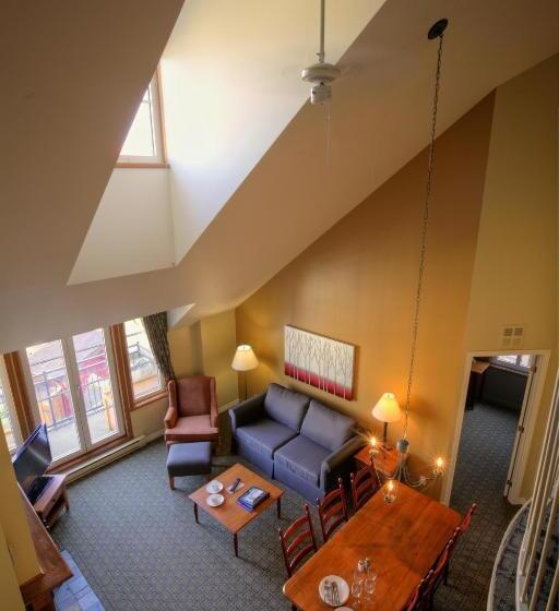 هتل Place Saint Bernard Mont Tremblant
