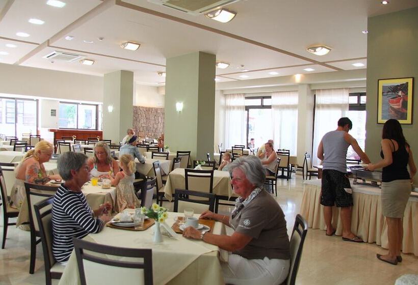 هتل Saint Constantin