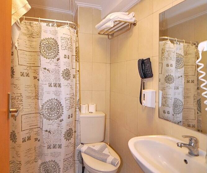 هتل Saint Constantin