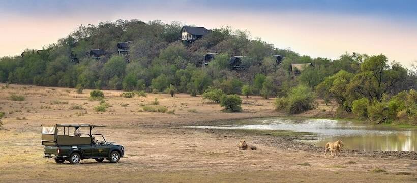 فندق Tshukudu Bush Lodge