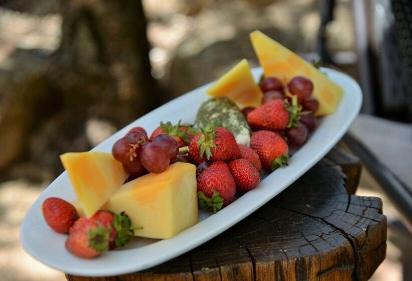 فندق Tshukudu Bush Lodge