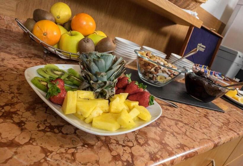 בית מלון כפרי West Point Airport