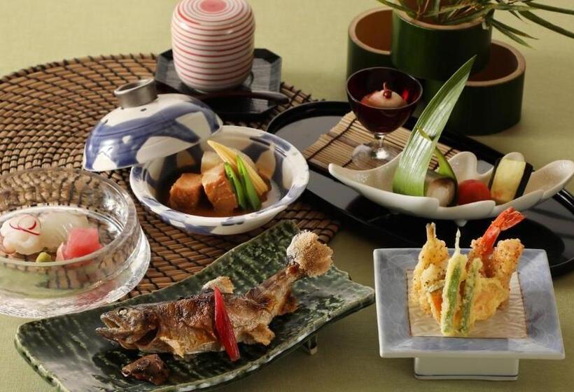 هتل Ana Crowne Plaza Okayama, An Ihg