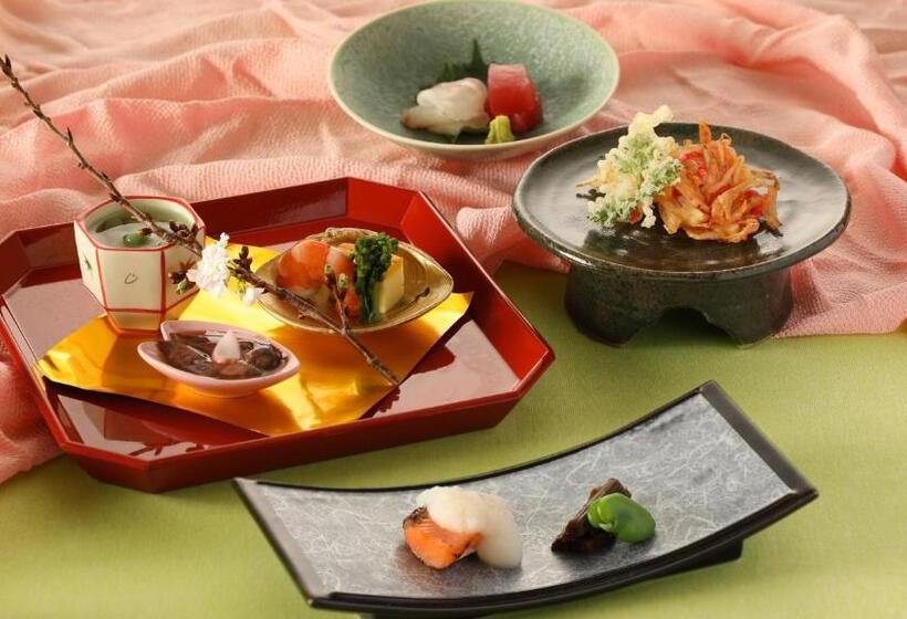 هتل Ana Crowne Plaza Okayama, An Ihg