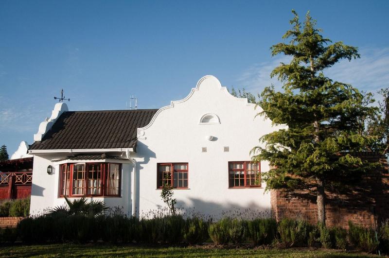 Отель At Winkfield House