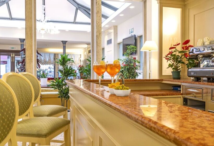 Fotos del hotel Bella Venezia:  38