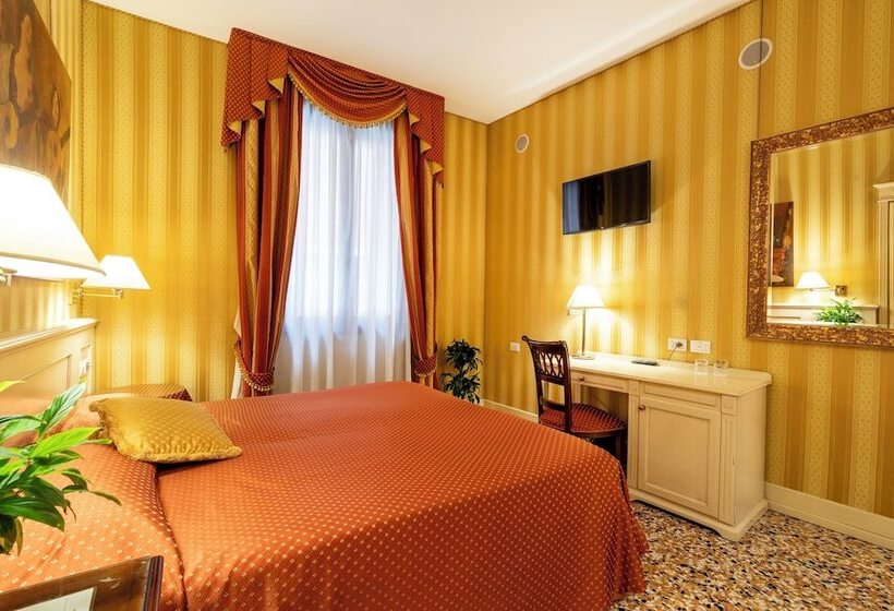 Fotos del hotel Bella Venezia:  28