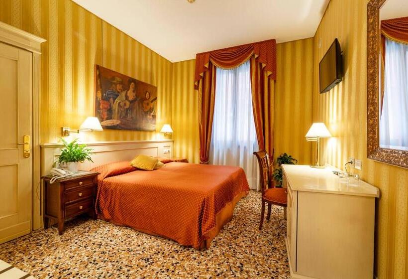 Fotos del hotel Bella Venezia:  21