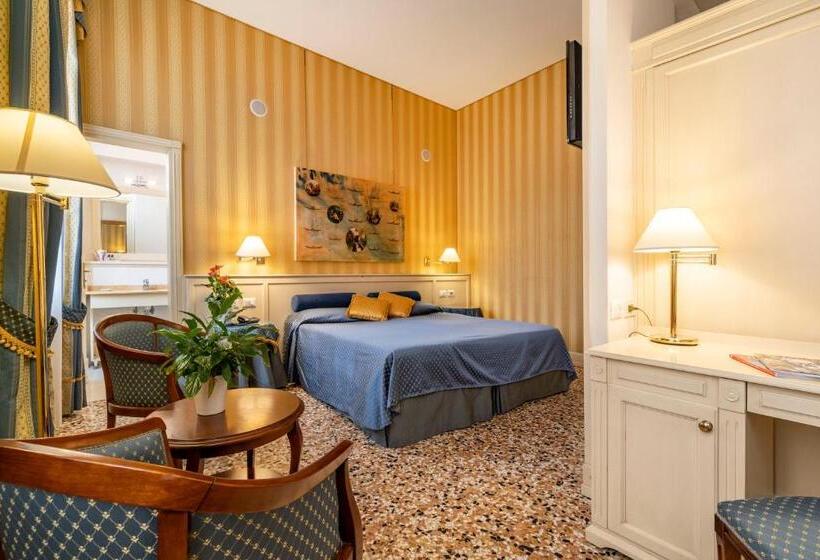 Fotos del hotel Bella Venezia:  14