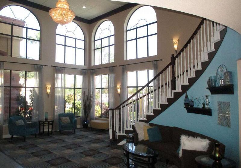 هتل Days Inn & Suites By Wyndham Sam Houston Tollway