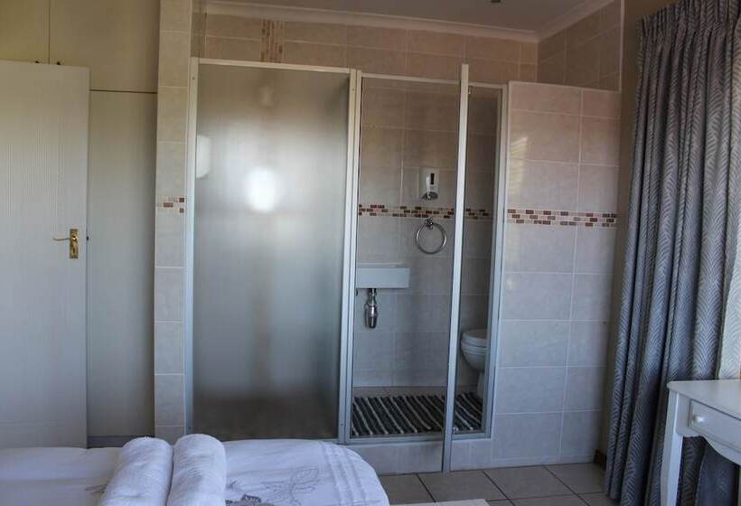 فندق Bluewater Beachfront Guesthouse
