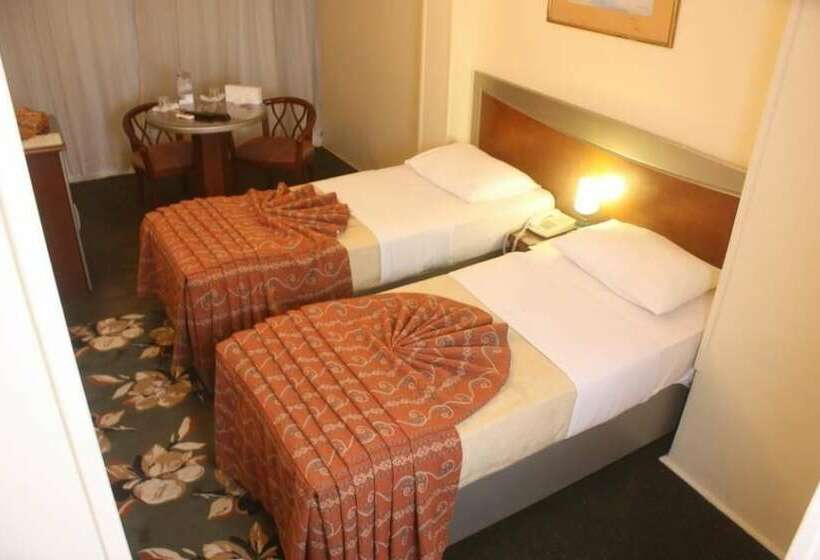 Fotos del hotel Caroline Crillon:  3