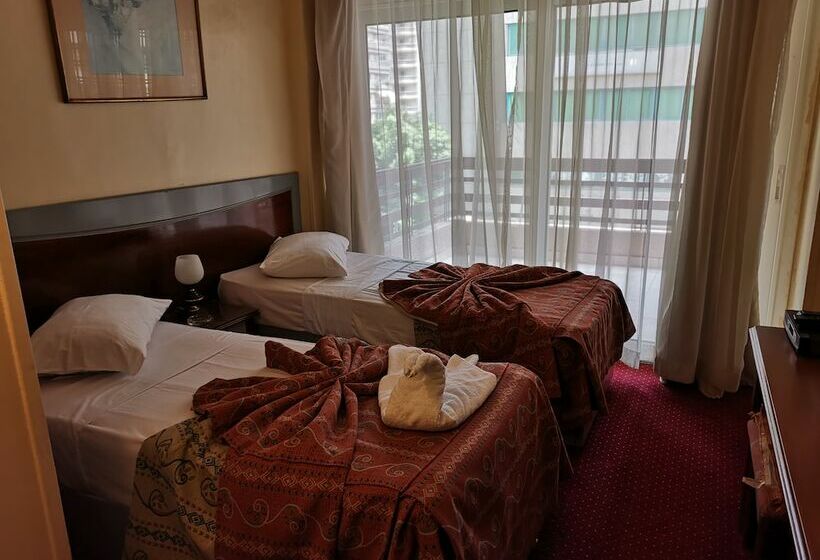 Fotos del hotel Caroline Crillon:  6