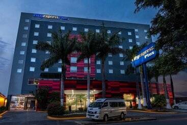 هتل City Express Plus By Marriott Guadalajara Expo