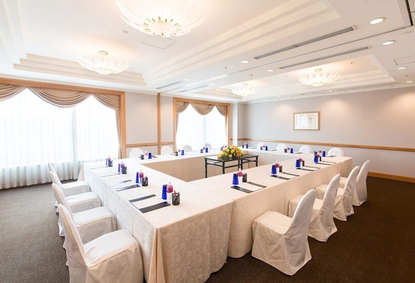 هتل Ana Crowne Plaza Toyama, An Ihg