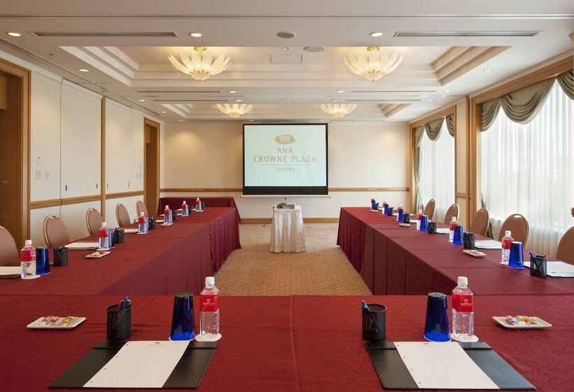 هتل Ana Crowne Plaza Toyama, An Ihg