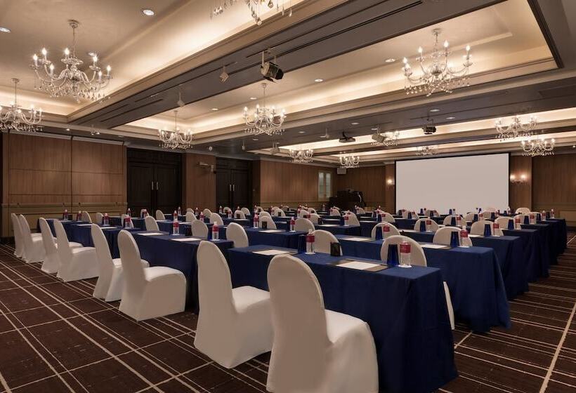 هتل Ana Crowne Plaza Toyama, An Ihg