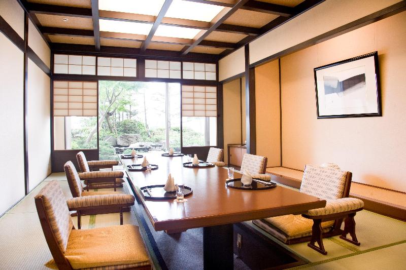 هتل Ana Crowne Plaza Toyama, An Ihg