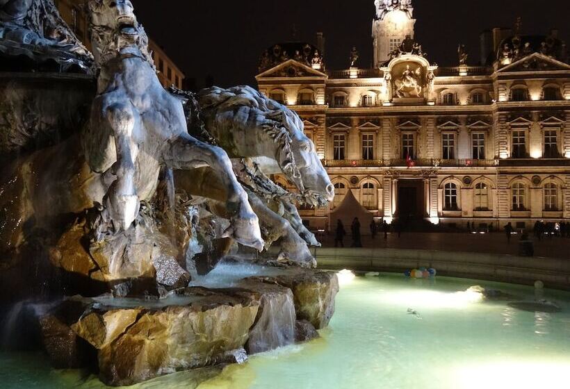 Fotos del hotel Crowne Plaza Lyon Parc De La Tête D'or:  2