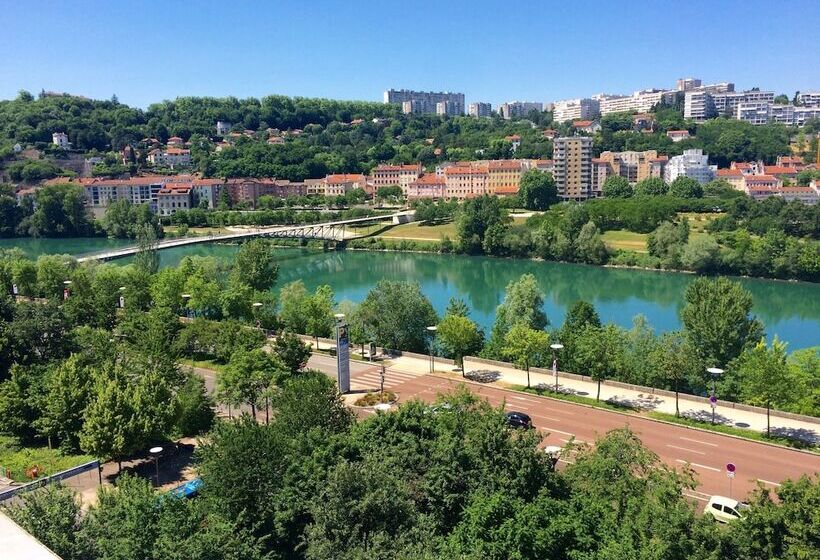 هتل Crowne Plaza Lyon Cité Internationale