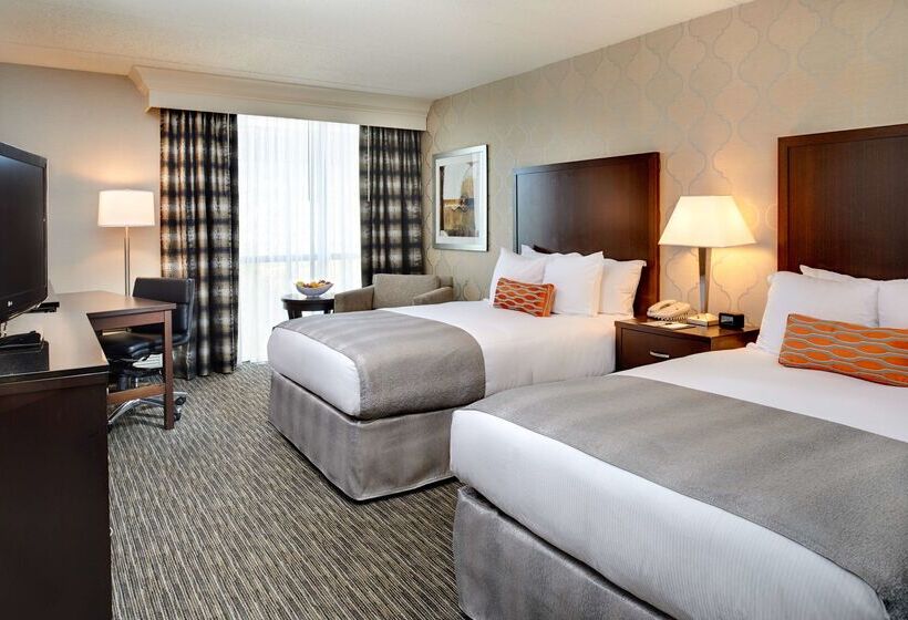 هتل Doubletree By Hilton Detroit  Dearborn