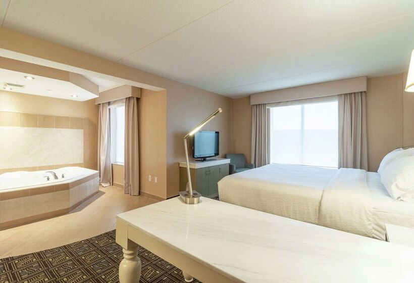 هتل Hilton Garden Inn Niagaraonthelake