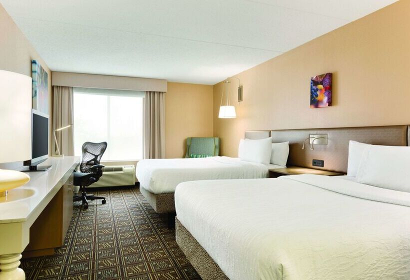 هتل Hilton Garden Inn Niagaraonthelake