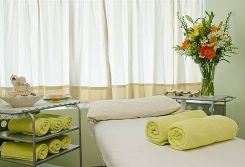 فندق Howard Johnson Pilar Resort Spa & Convention Center