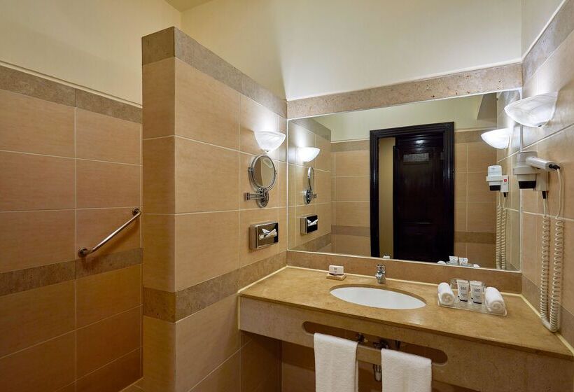 هتل Jaz Belvedere Resort