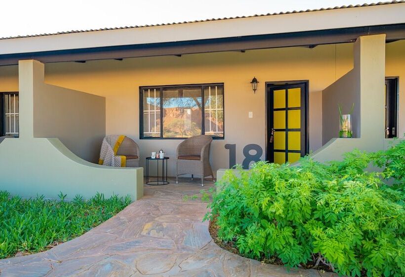 בית מלון כפרי Namib Desert Lodge