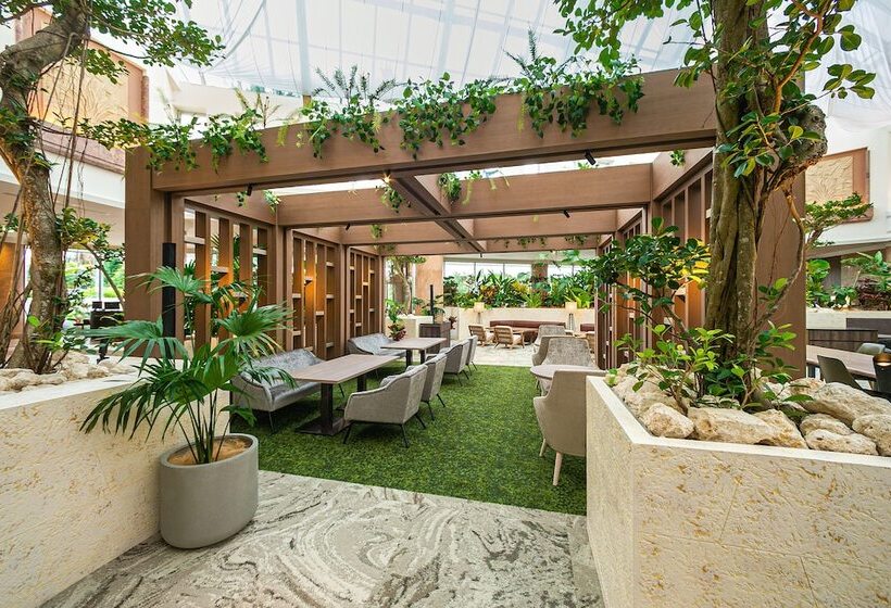 Oriental Hotel Okinawa Resort & Spa