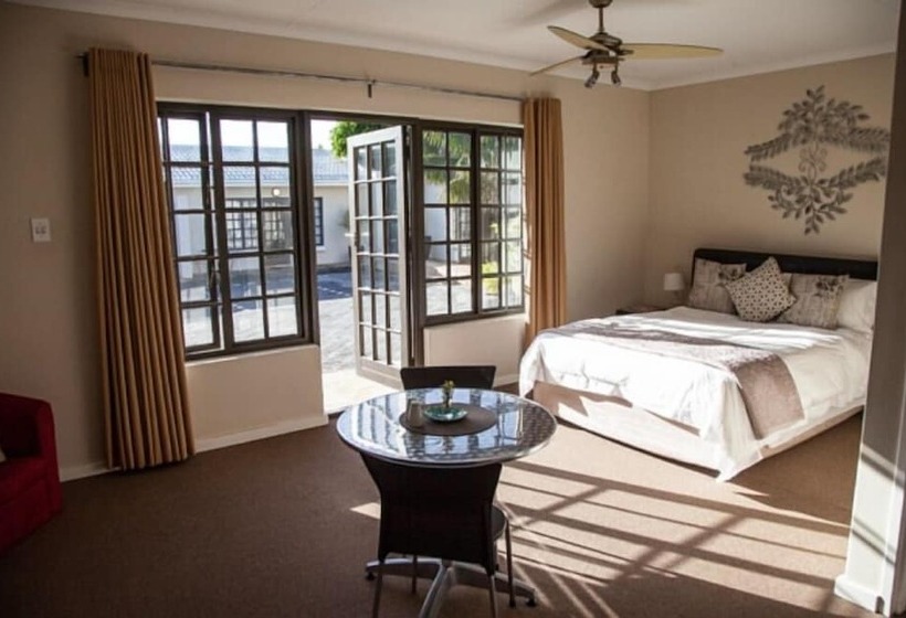 Отель Palm Beach Guesthouse