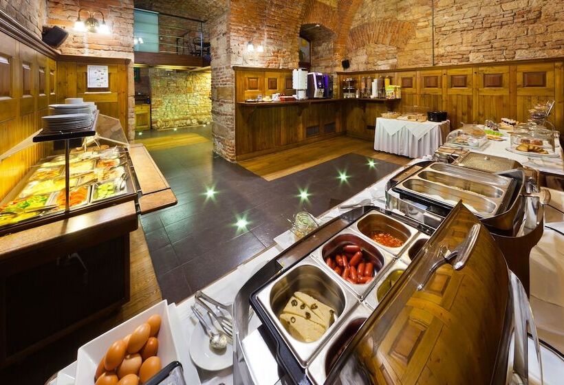 هتل Prague Inn