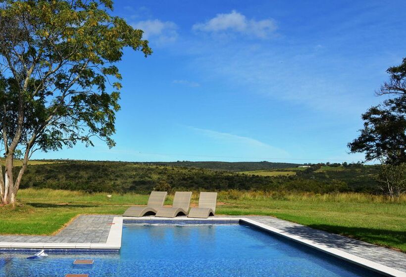 בית מלון כפרי Premier Resort Mpongo Private Game Reserve