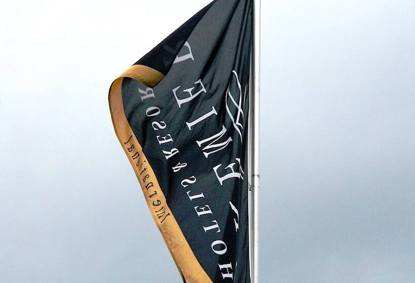 בית מלון כפרי Premier Resort Mpongo Private Game Reserve